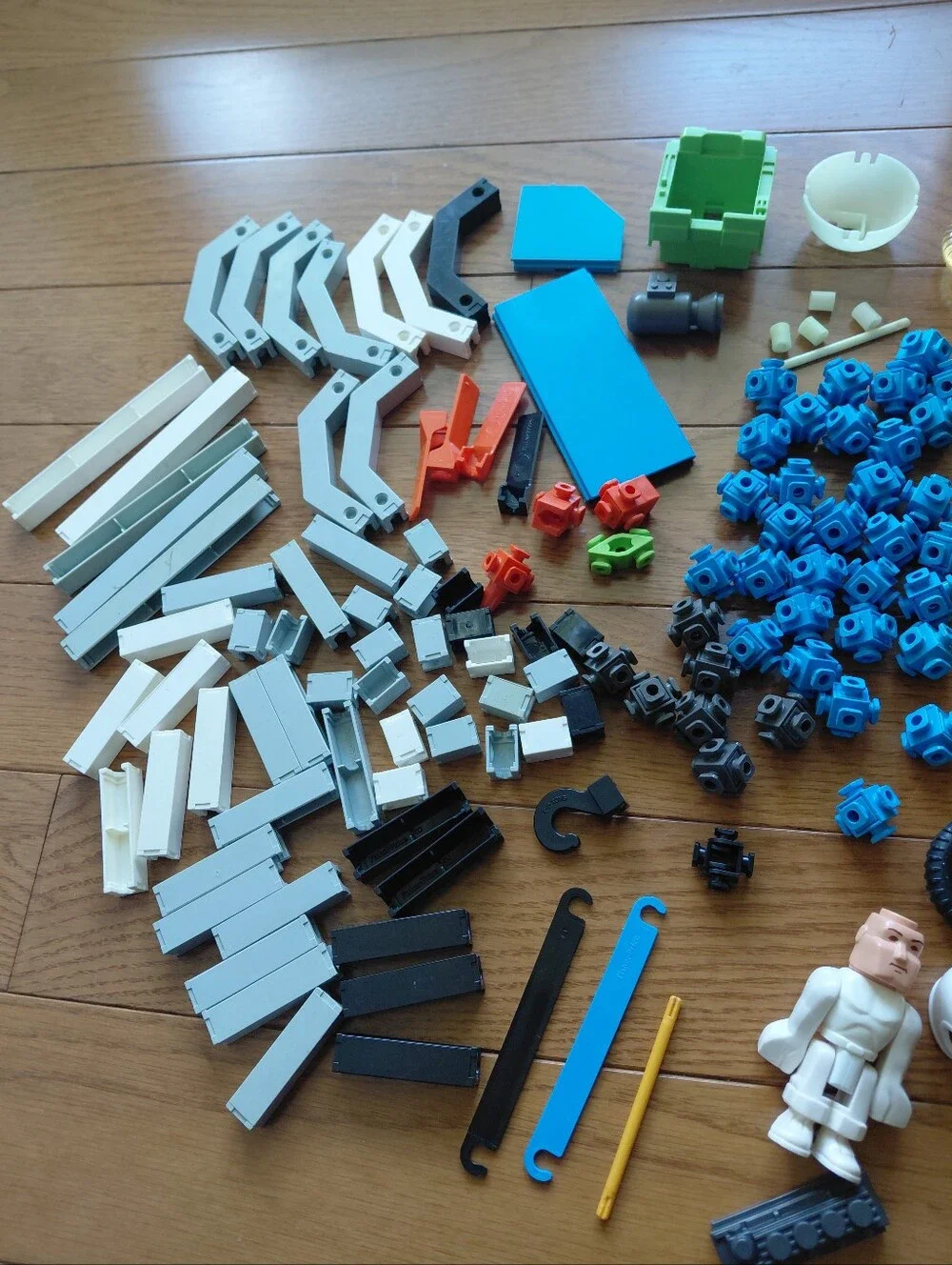 Vintage 80s Fisher Price Construx toy building blocks 122 pcs set collection